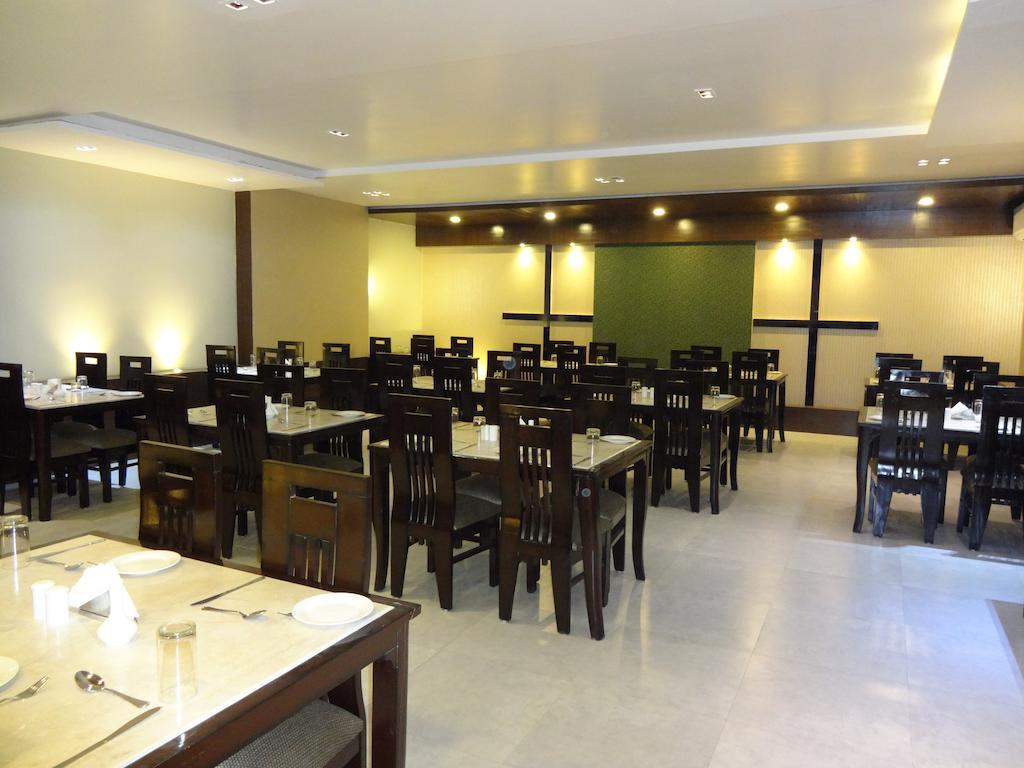 Hardik Resort 奥拉奇哈 外观 照片