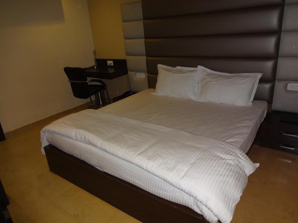 Hardik Resort 奥拉奇哈 外观 照片