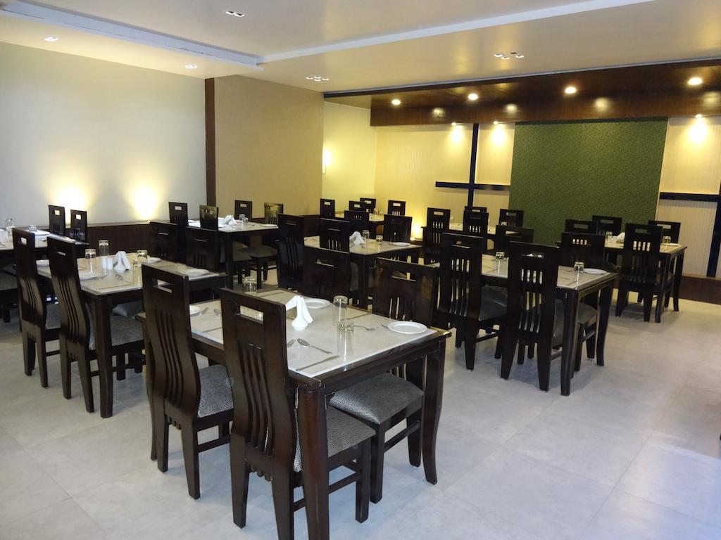 Hardik Resort 奥拉奇哈 外观 照片