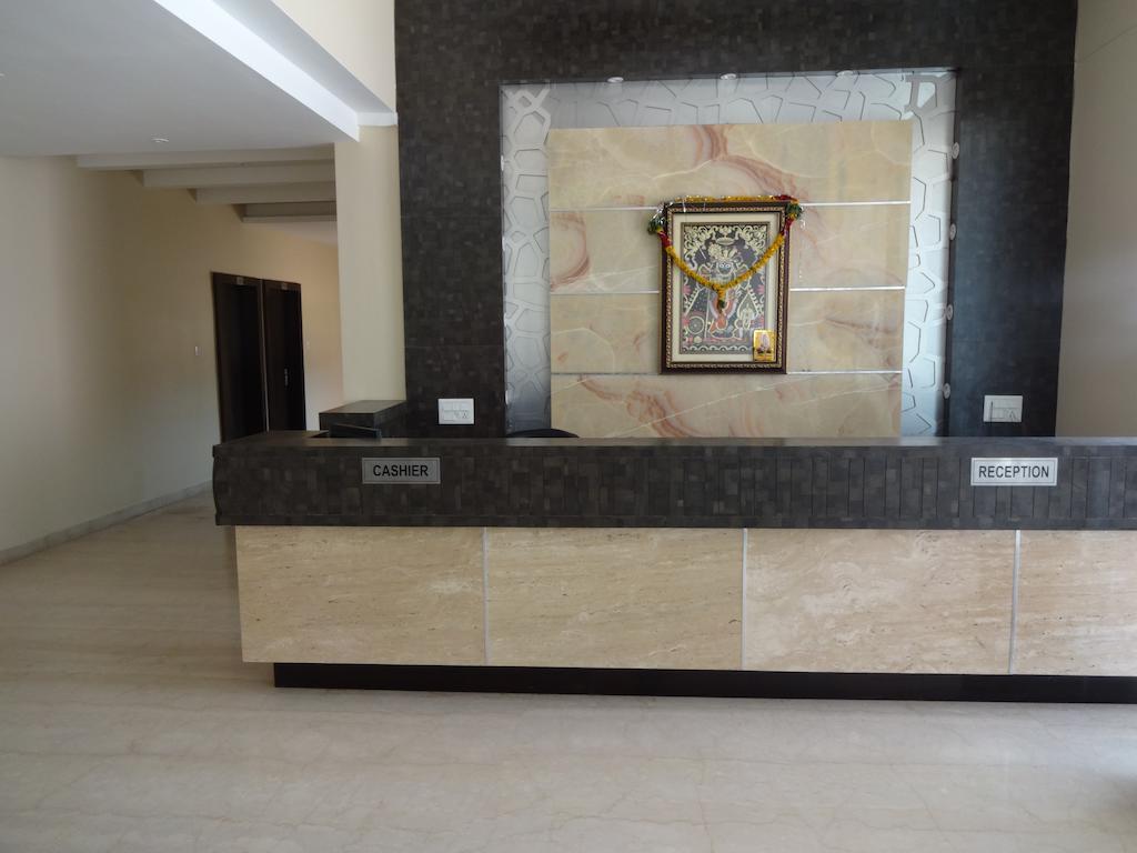 Hardik Resort 奥拉奇哈 外观 照片